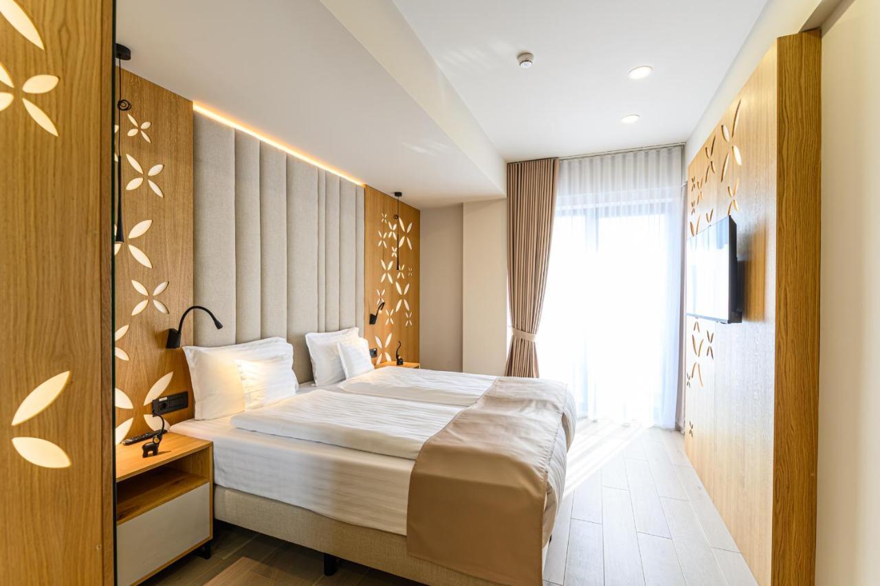 Hotel Dukat جورا هومورولوي المظهر الخارجي الصورة